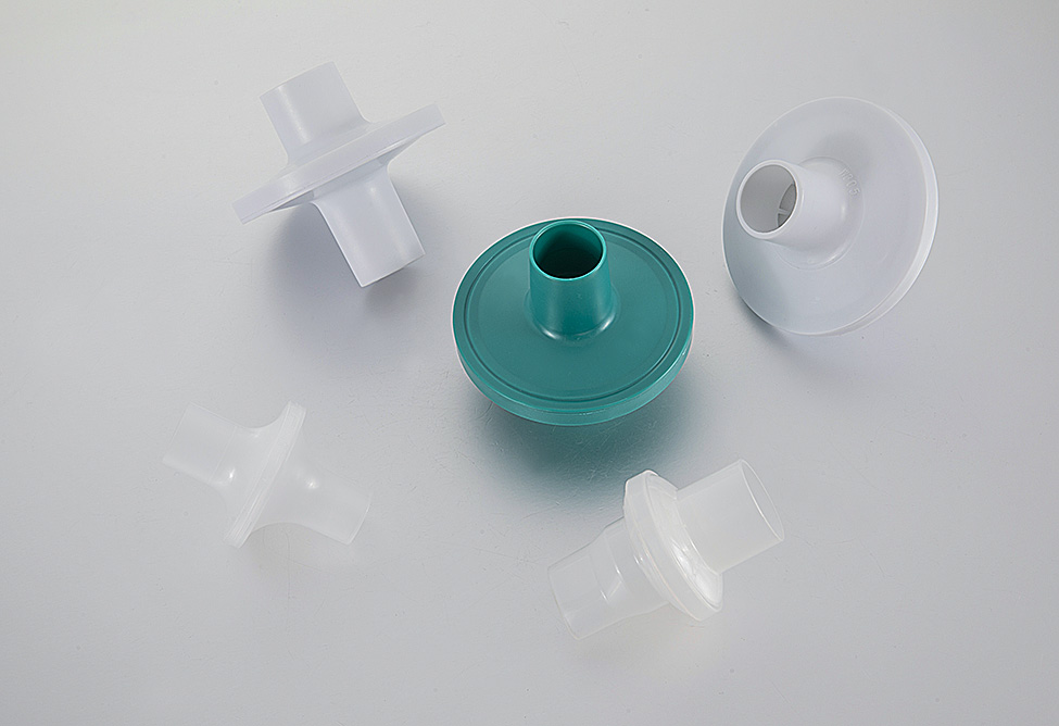 How does the HME breathing filter work?