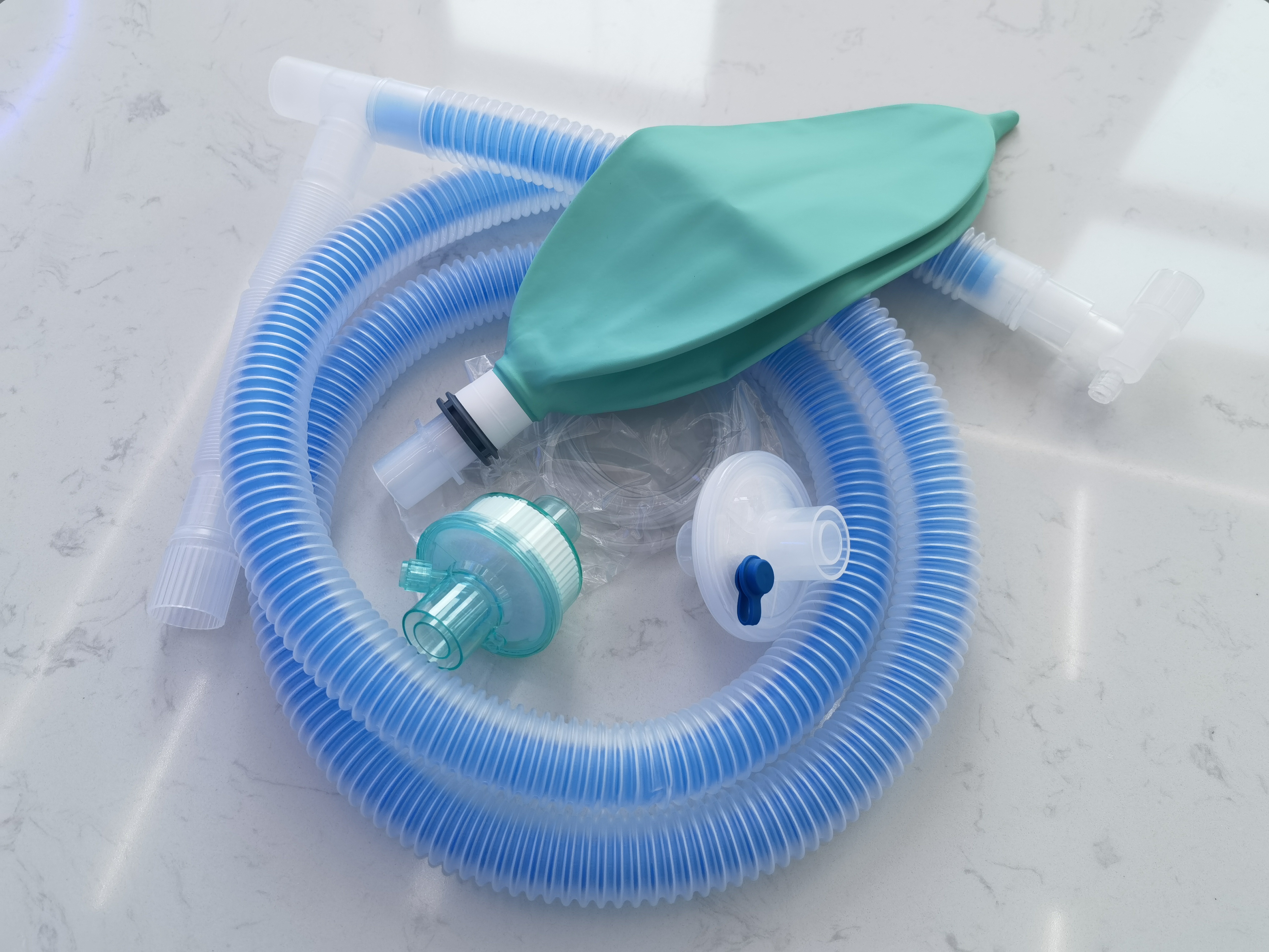 How are medical devices classified?